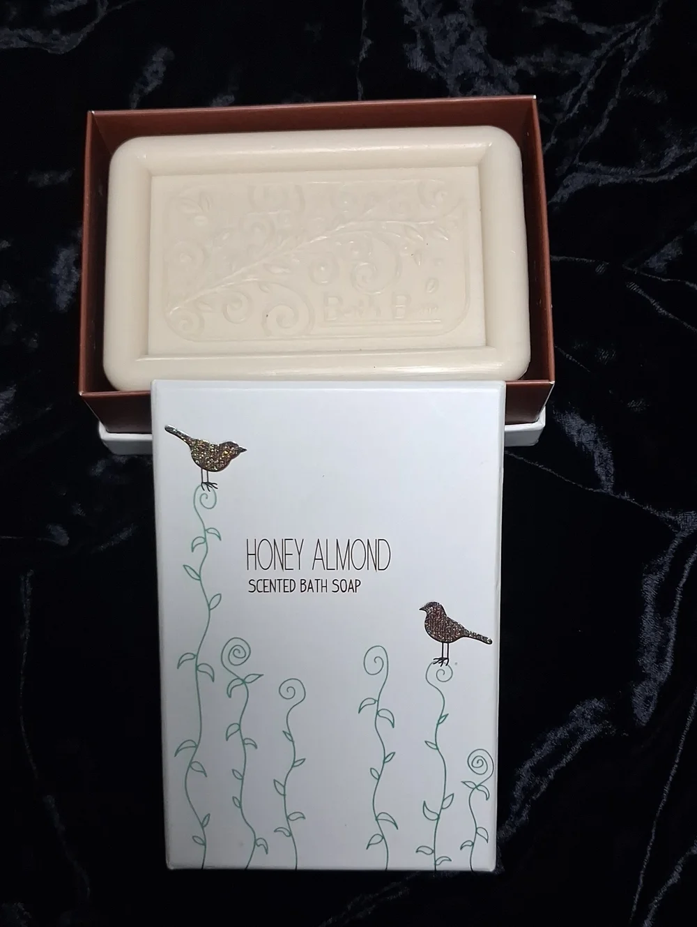 CST (Commonwealth) Honey Almond Scented Bath Soap 12oz Decorative Bar NWOT
